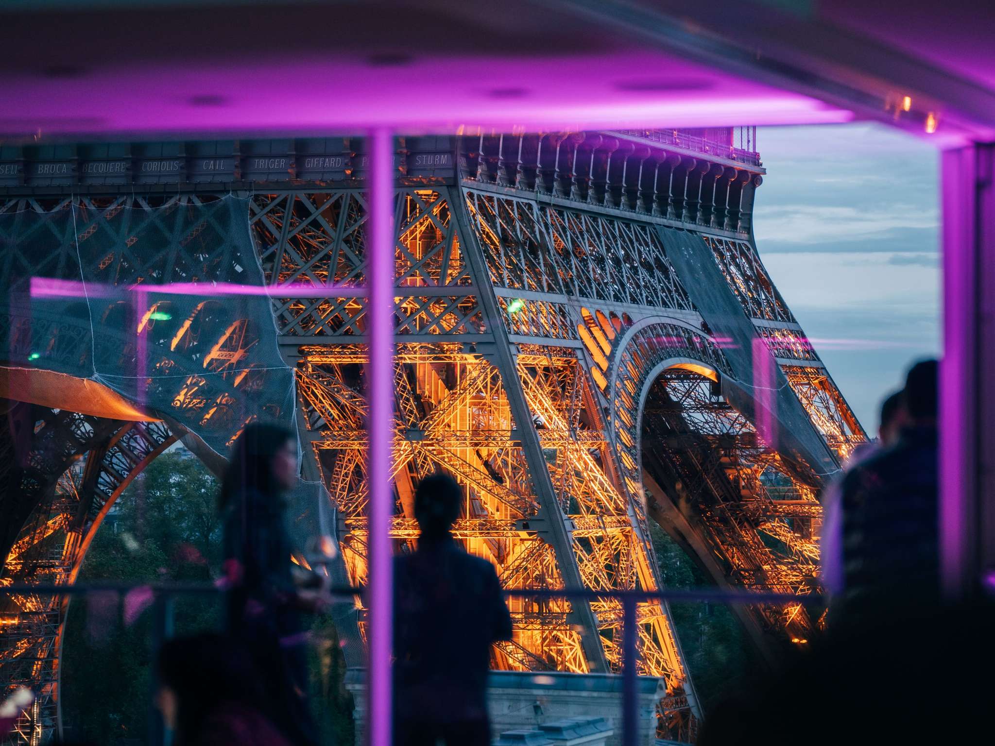 The illuminated 10e Ciel rooftop
