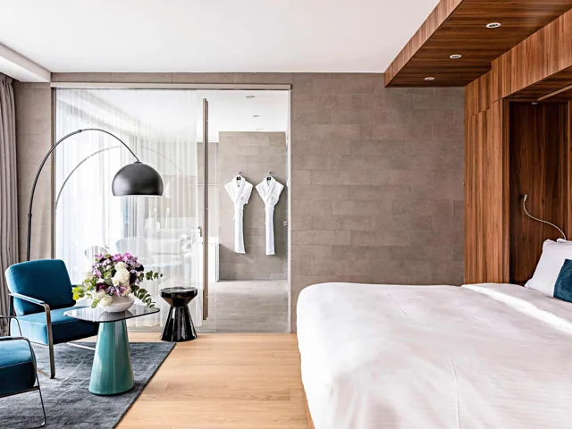 Suite bedroom