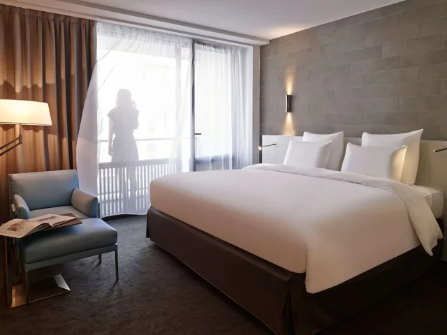 Suite bedroom